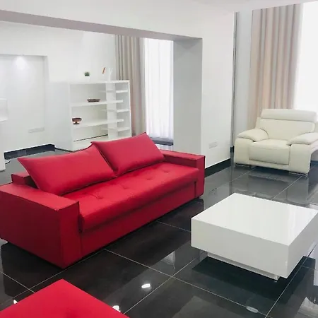 Apartment Loft Berry Larnaca